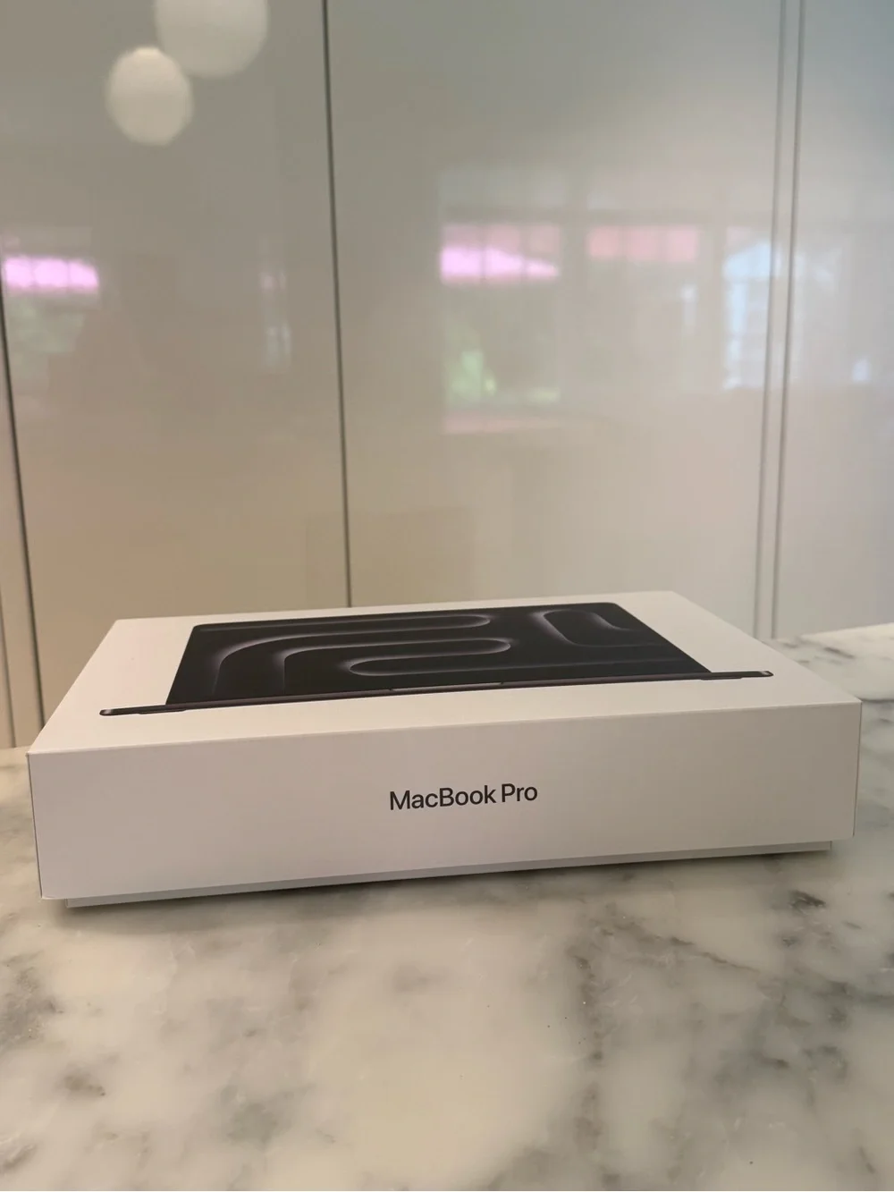 MacBook Pro Box 14 inch